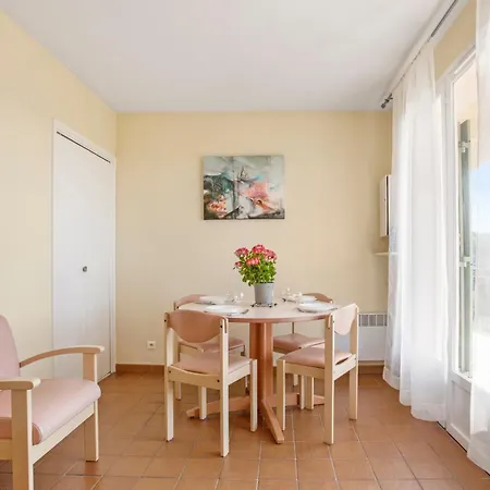 Apartman Berliat F2 N°14 *