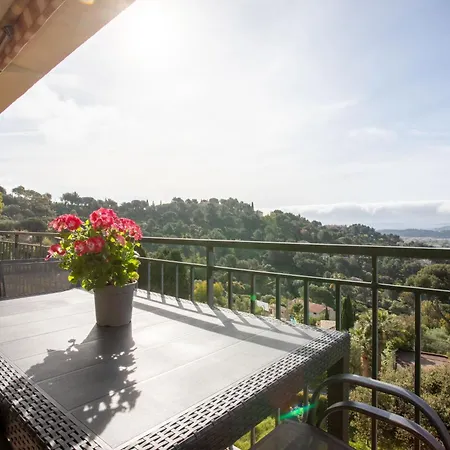 Berliat F2 N°14 Apartman